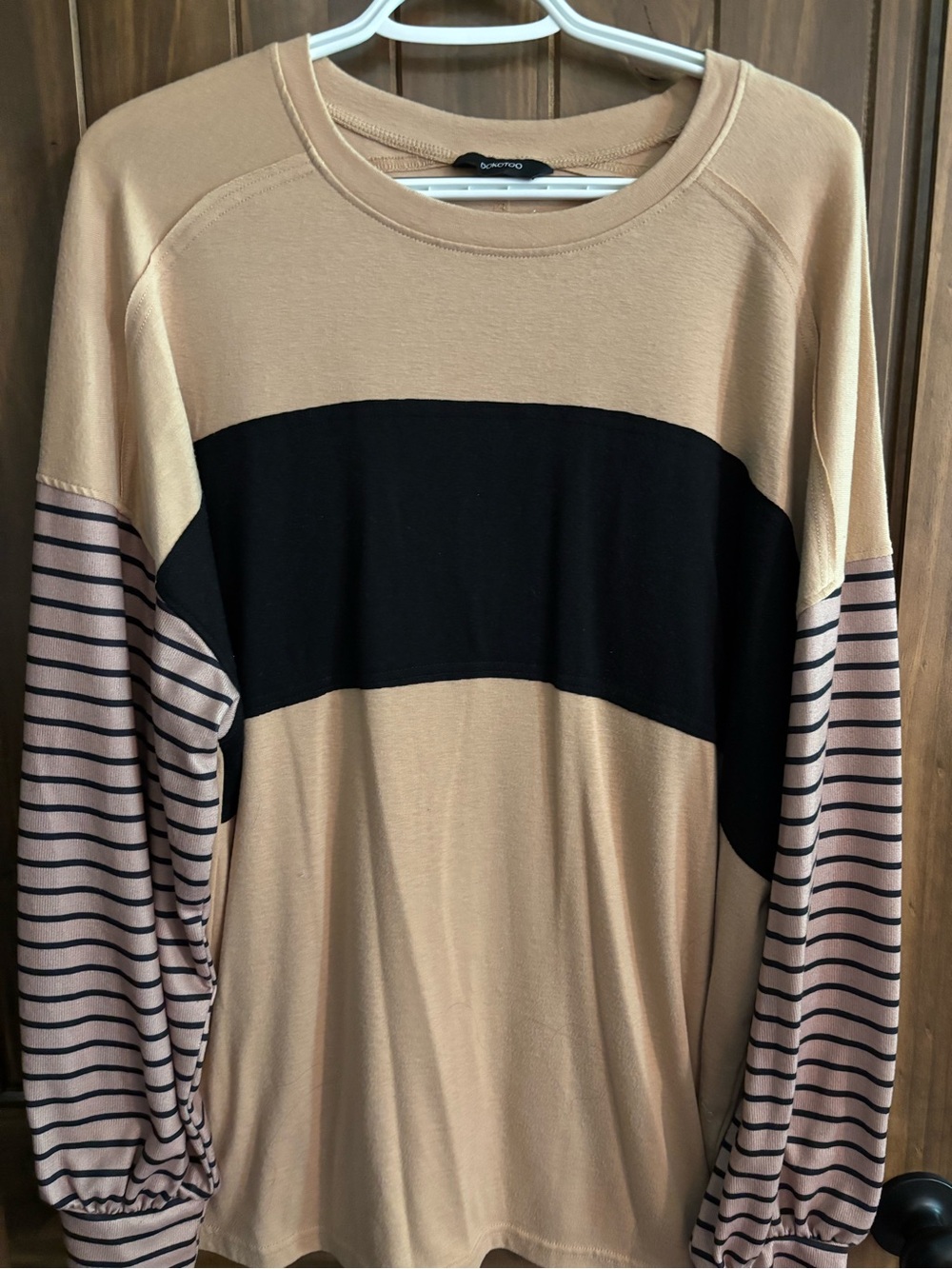 Dokotoo women’s Beige and Black Colorblock Long-Sleeve Shirt 2XL